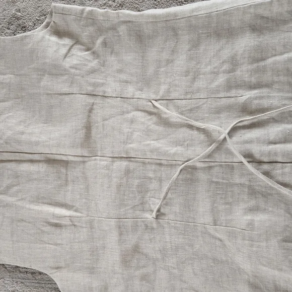 Sleeveless Beige Button-Down Top - Picture 6 of 6